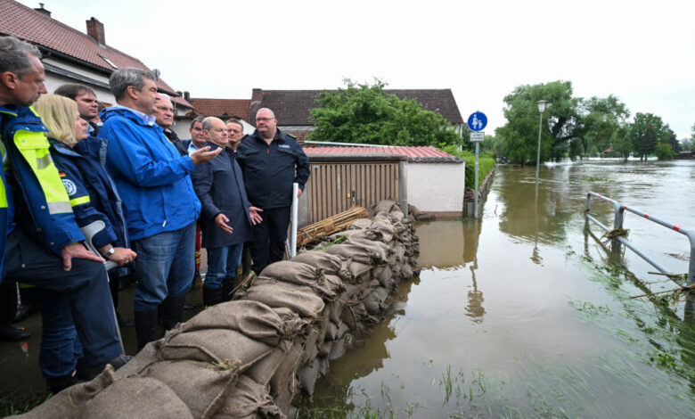 German Chancellor Scholz Visits Area Hit by Severe Flooding in Reichertshofen | Virgo