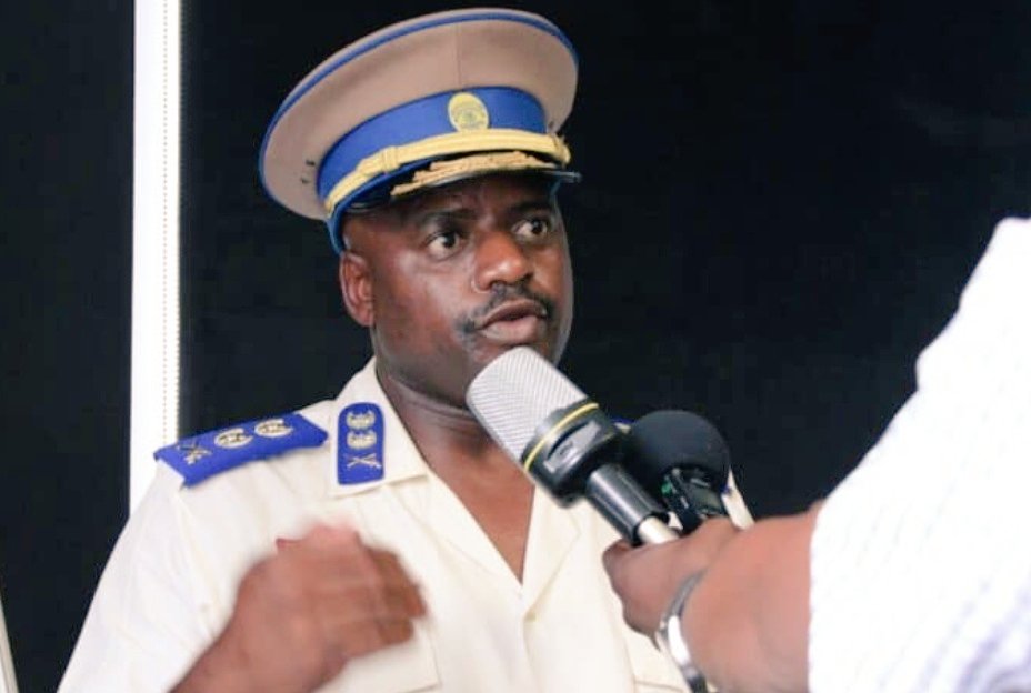 Chief Julius Mkhwanazi speaking into microphone