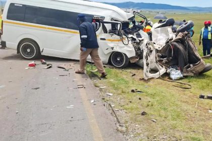 Man killed, 14 injured as speeding taxi overturns on N1 in Limpopo