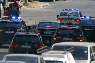 A VIP blue light convoy in traffic. (Photo: X @kg007man)