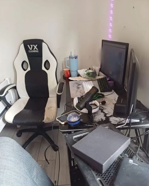 photo of his room